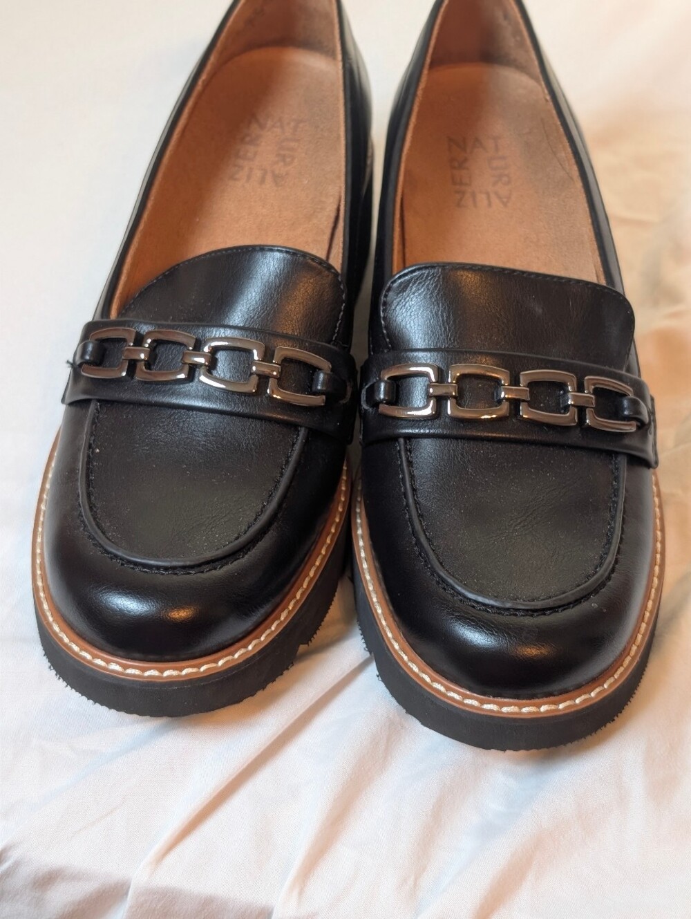 Naturalizer 8.5 Black Lug Sole Loafers Quiet Luxury Chain Platform Shoes - Picture 4 of 14